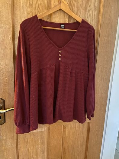 Burgundy top size size xl