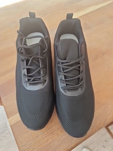 brand new black runners size 41