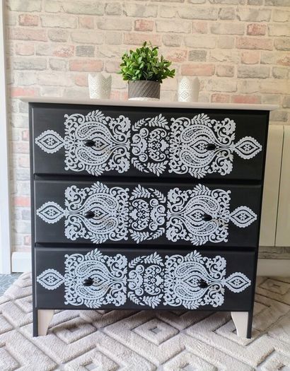 Chest of drawers