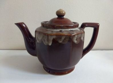 Lovely Newish Version of the Brown Betty Style Teapot, Hexagonal in Shape, Un-Marked on the Base, Holds One Litre/ 1.75 Pints
