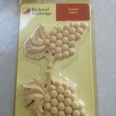 Richard Burbidge Grapes decorative wood appliques