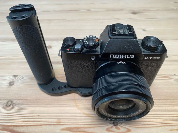 Fujifilm XT100 with Fuji 15-45mm zoom lens