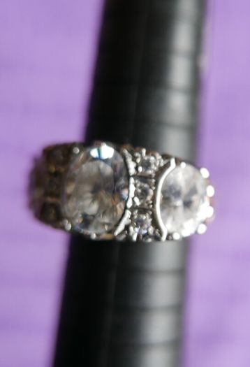 Vintage 9ct Solid Gold 375 Beautiful Trilogy Ring 10,2g
