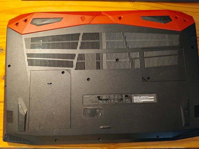 Acer Predator Helios 300 (PH317-52), 17.3" 144Hz Gaming Laptop, For Repair or For Parts