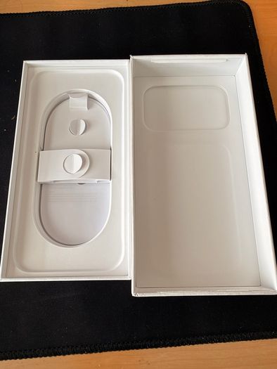 iPhone 17 Pro Max Silver 256GB - Unlocked - Good Working Condition (with box)