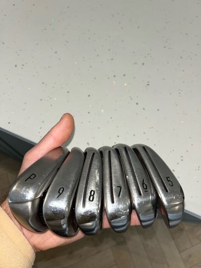 Taylormade SIM2 Max Irons 5-PW - KBS Max MT85 R flex shafts - Excellent Condition