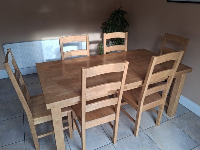 Dinning table and 6 chairs