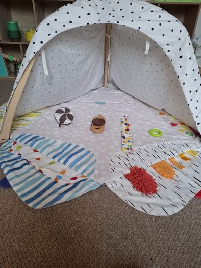 Lovevery play mat / play gym