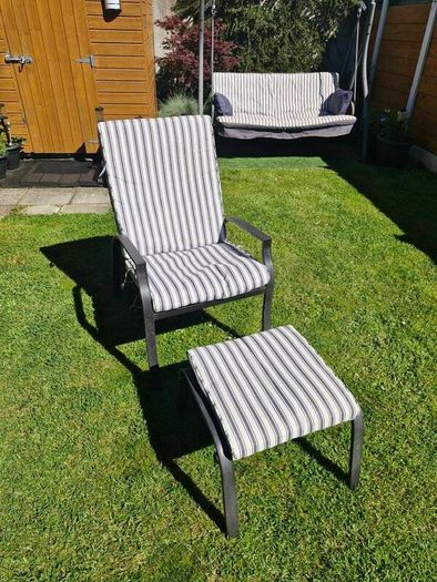 Garden furniture set