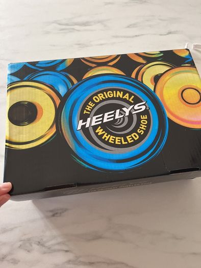 Brand new Snazzy Heelys