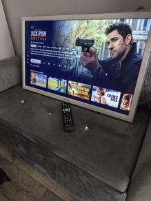 Samsung 32" smart TV