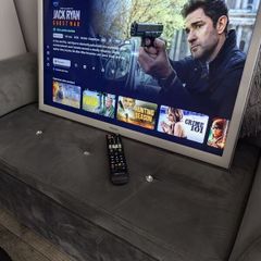 Samsung 32" smart TV