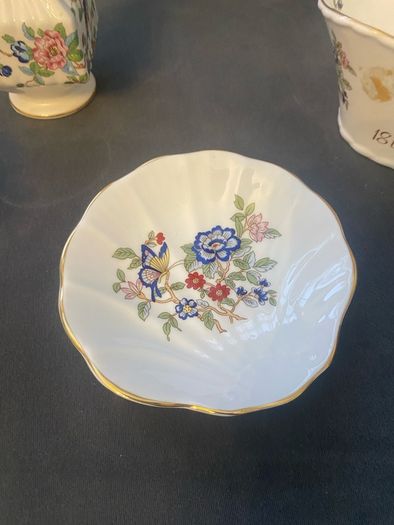 Aynsley Pembroke China, 17 pieces