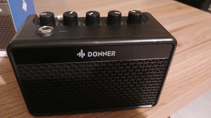 Rechargeable Mini Guiter Amplifier DA 10