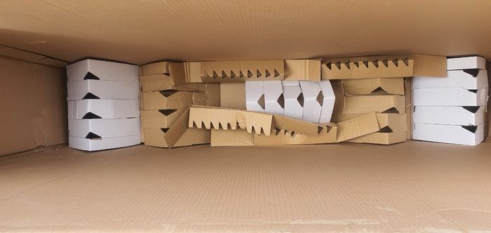 Windscreen box