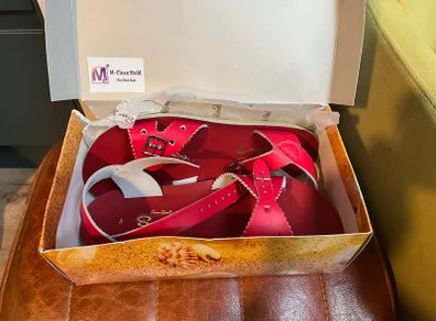 BNIB red sweetheart salt-water sandals