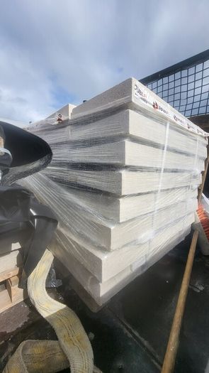 Wall capping Stone cast feathered