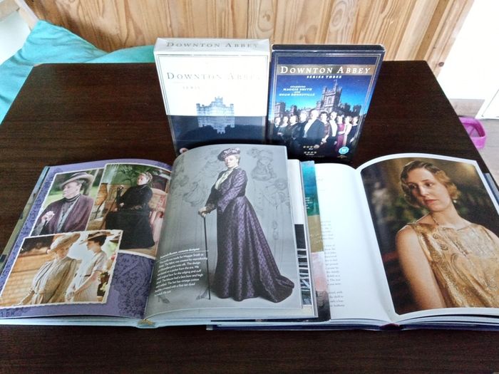 Downton Abbey season 1-3 + Season 1-3 Companion Books