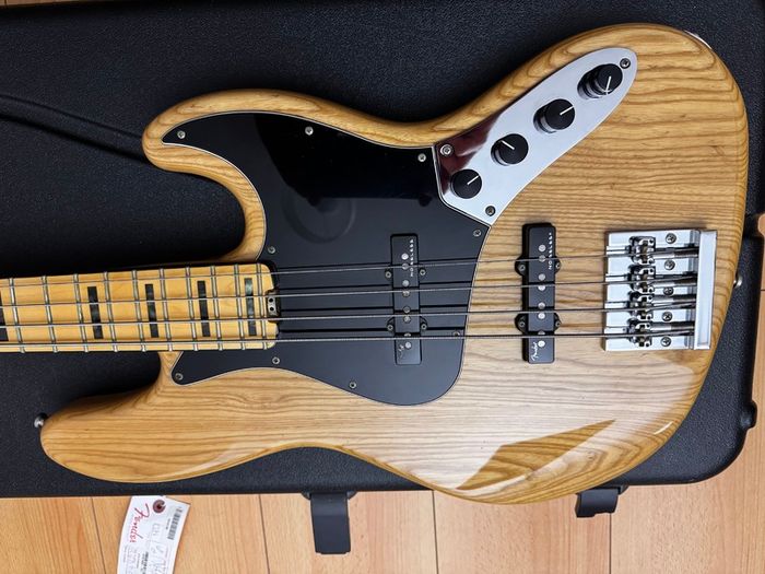 2016 Fender American Elite Jazz Bass, 4-string