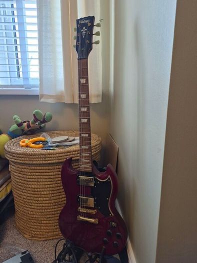 Vintage Guitar, Amp,  Guitar Pedal & Guitar Stand