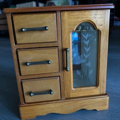 vintage wooden jewellery box