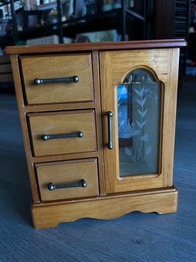 vintage wooden jewellery box