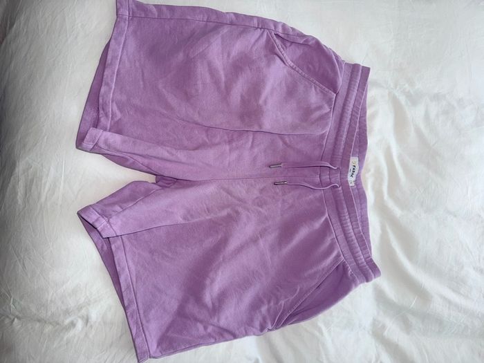 Farah Men's Durrington Cotton Jersey Shorts in Lavender - size Large