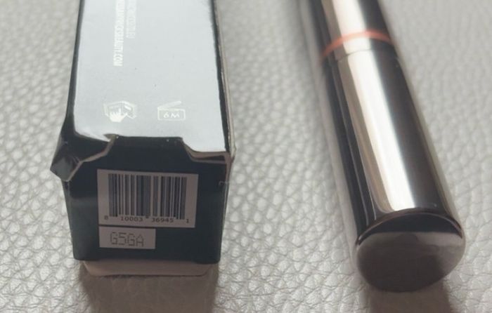 Danessa Myricks Colorfix Multi-Use Pigment Stick Duo 7 Magic Hour & Aurora Radiance