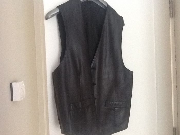 Ladies  JULIAN  VARD  Leather Waistcoat