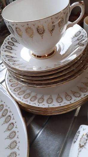Queens Ann 18piece Tea.set