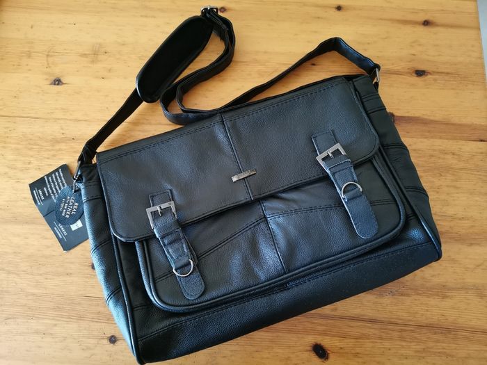 Casual handbag genuine leather black Stylish office bag for documents laptop Shoulder