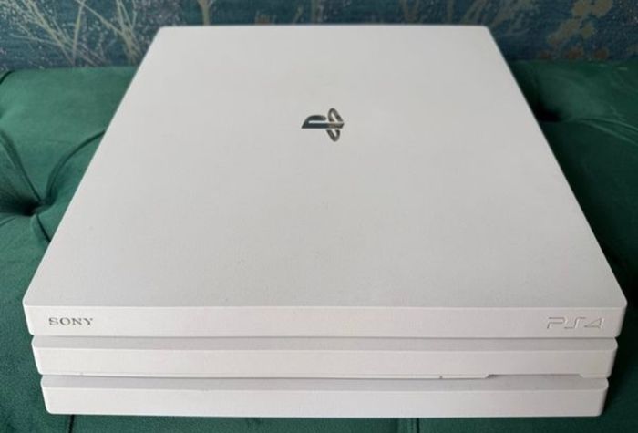 PS4 PRO (Version 11.02)