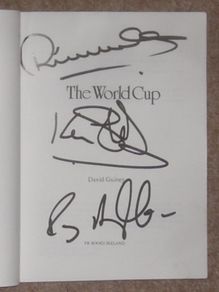 IRELAND Football autographs - signed BOOKS