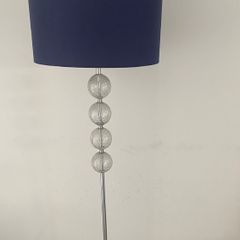Free floor lamp