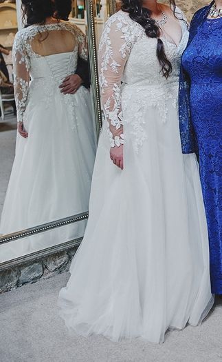 Wedding dress size 18, A-line, Sleeves, Corset + Veil