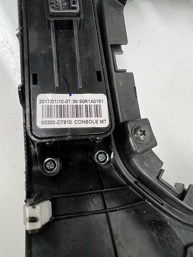93300d7910 Hyundai Tucson 2017 Cup Holder Centre Console Trim Panel 84652d7601 A2l5b4s