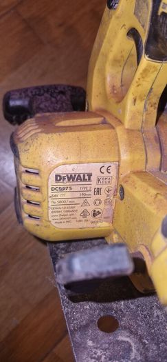 dewalt flexvolt circular saw dcs575   2 saws for parts or repairs