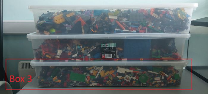 Assorted lego pieces (box 3 -