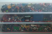 Assorted lego pieces (box 3 -