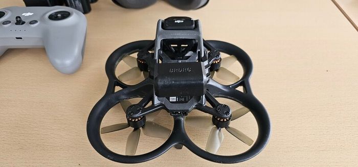 2x DJI Avata + DJI Goggles v2 + FPV controller + extras