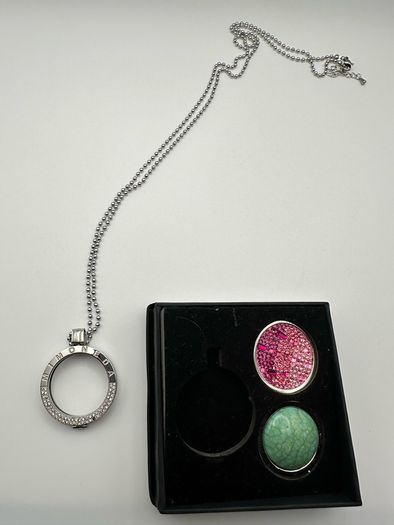 Mi Moneda Type Necklaces