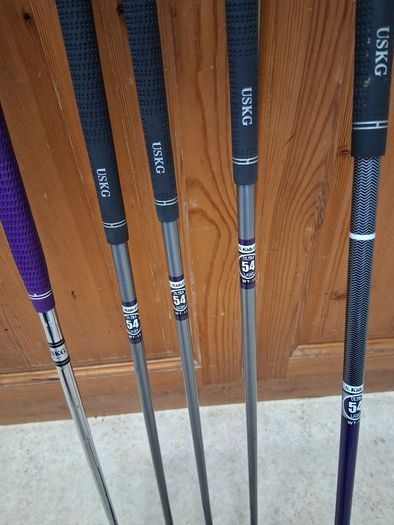 Golf Clubs. Set Of US Kids Left Handed Golf Clubs For 9 To 10 Years In Very Good Condition.  Collect In Dublin Or Receive Via Post.
