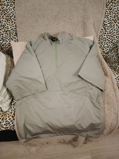 Nike golf top