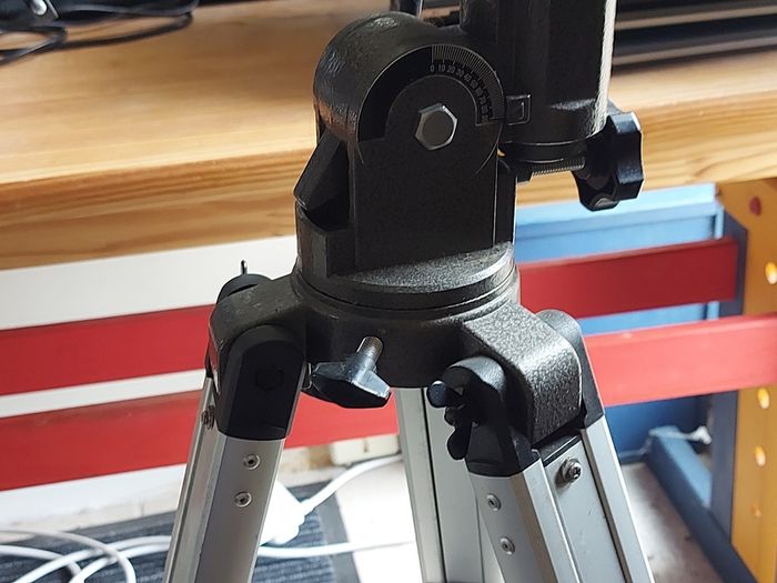 SKYLUX Refractor Telescope, 96-18800, F=700, D=70, with Tripod in very good condition