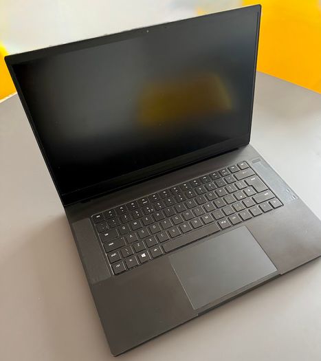 Razer Blade 15 (2019) for sale. Premium gaming laptop with upgrades