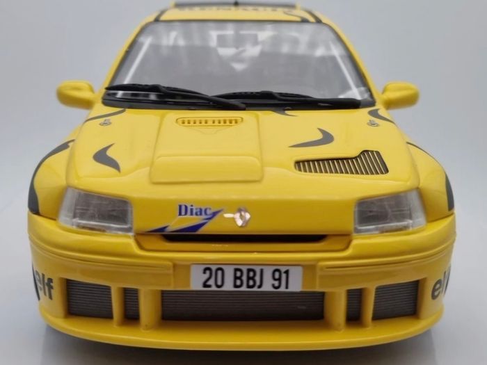 Renault Clio Maxi Presentation 1995 Ottomobile - 1/18 - New In Box