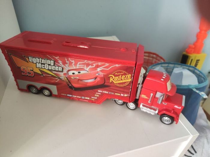 Toy truck