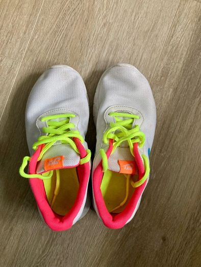 girls nike trainers size 1