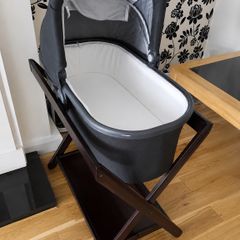 Uppababy bassinet stand (excellent condition)