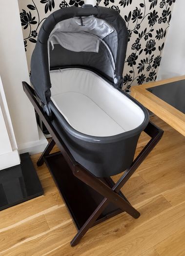 Uppababy bassinet stand (excellent condition)